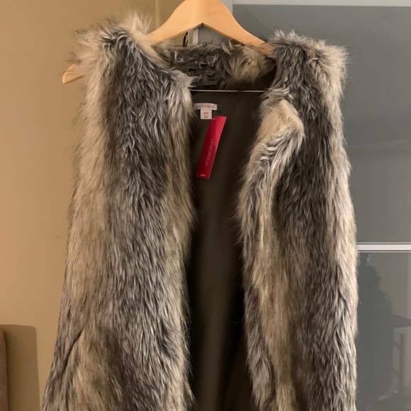 Faux Fur Vest - Picture 3 of 4